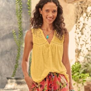 Sundance Yellow Sleeveless Front Button Detail Top in Small